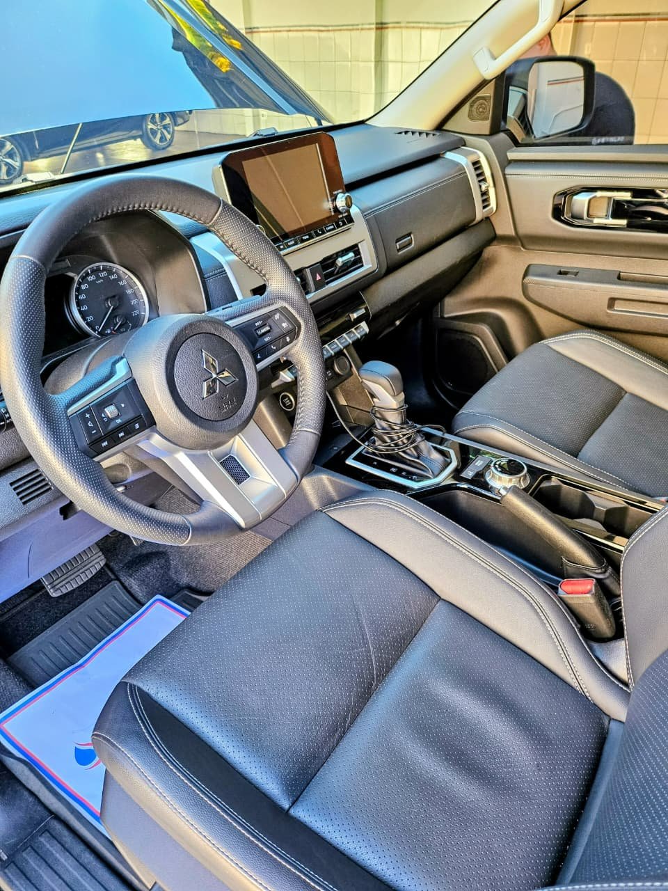 Interior de veículo após higienização interna automotiva na Impertec em Uberaba
