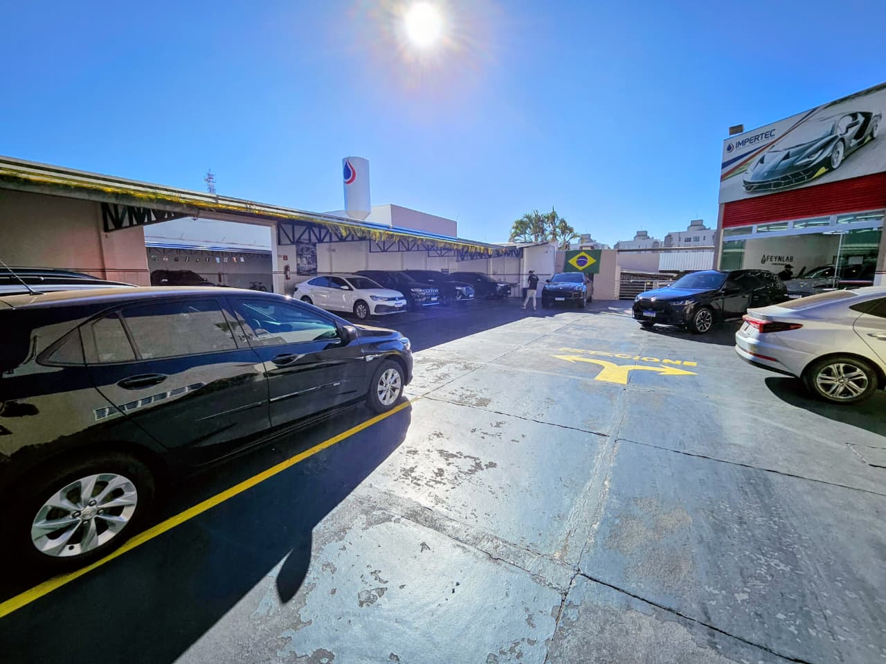 Pátio da Impertec Estética Automotiva em Uberaba