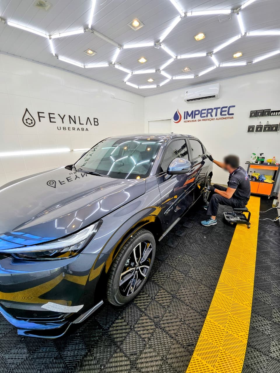 Aplicação de revestimento nano cerâmico FEYNLAB na Impertec em Uberaba